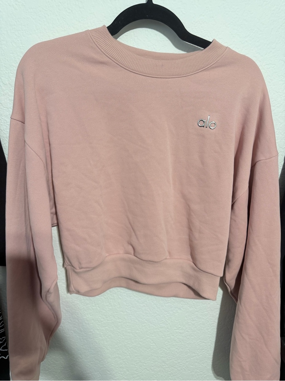 NWOT ALO CROPPED ACCOLADE SIZE MEDIUM